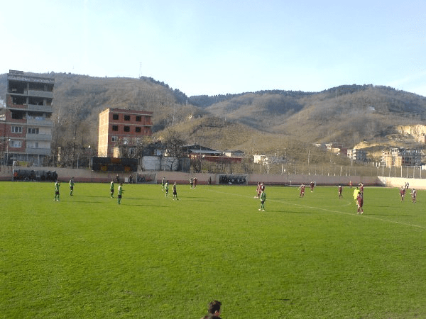 Araklı İlçe Stadı (Araklı)