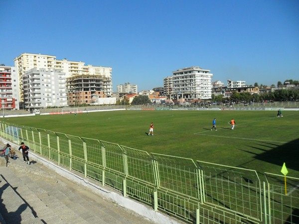 Stadiumi Loni Papuçiu (Fier)