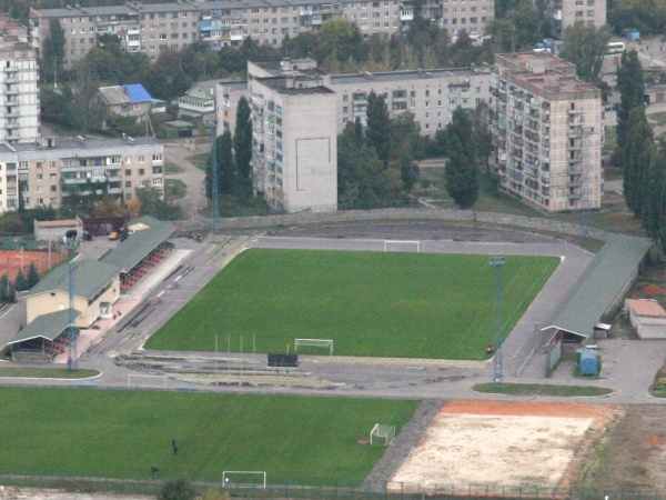 Stadion Yunist (Horishni Plavni)