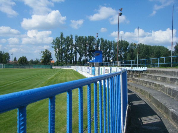 Športový futbalový štadión Sereď (Sereď)