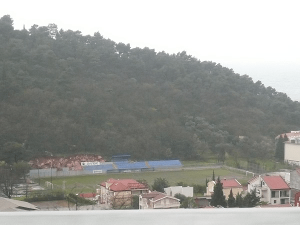 Stadion pod Malim brdom (Petrovac na Moru)