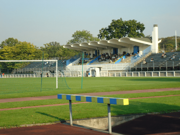 Stade Léo Lagrange (Poissy)