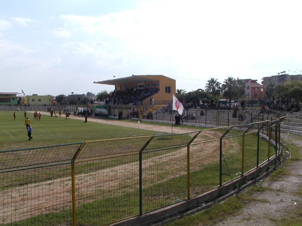 Stadiumi Roza Haxhiu (Lushnjë)