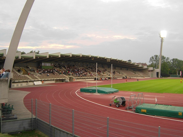 Rudolf-Tonn-Stadion (Schwechat)