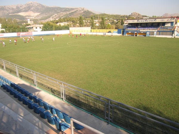 Stadion pokraj Jadra