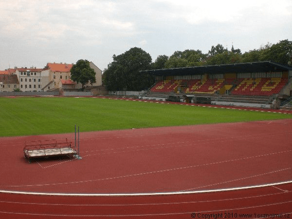 Stadion v Husových sadech (Znojmo)