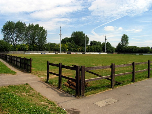 Waterside Park (Thatcham, Berkshire)