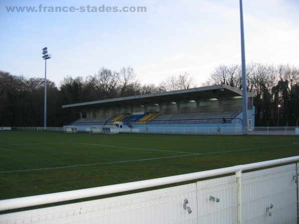 Stade Paul Cosnys (Compiègne)