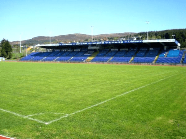 Høddvoll Stadion (Ulsteinvik)