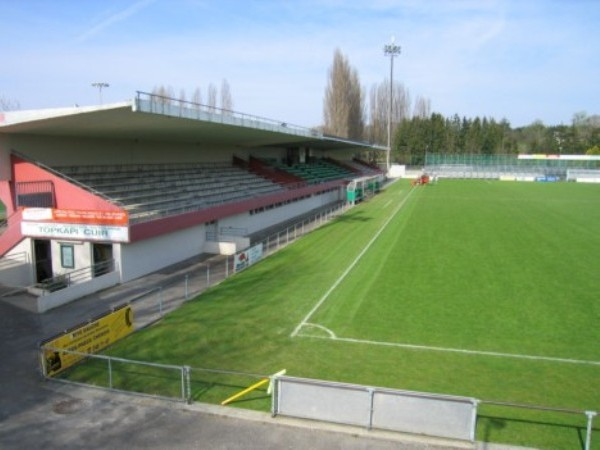 Stade des Trois-Chênes (Chêne-Bourg)