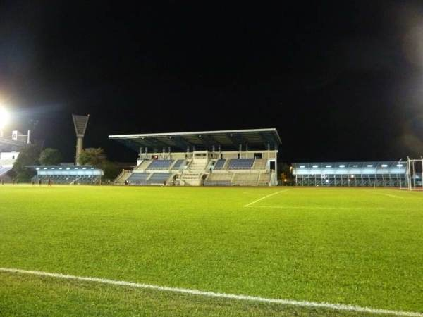 Stadium Padang dan Balapan