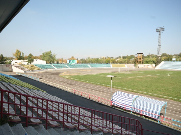Ahmatbek Suyumbayev atyndagy Stadion (Osh)