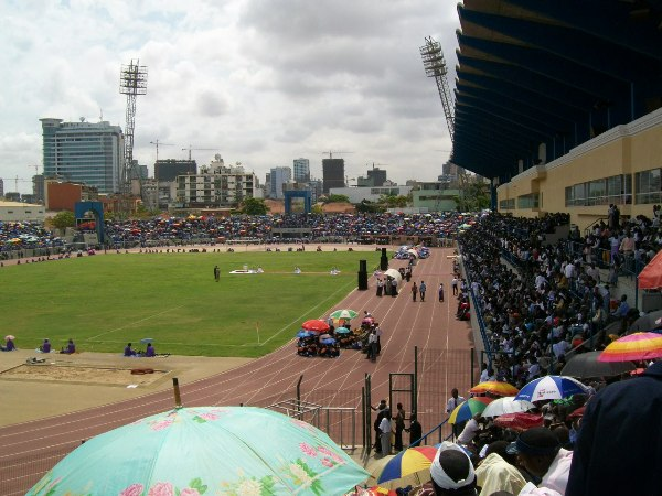Estádio Municipal dos Coqueiros (Luanda)