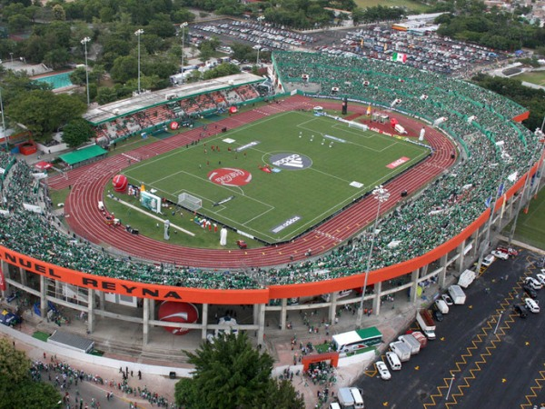 Estadio Víctor Manuel Reyna