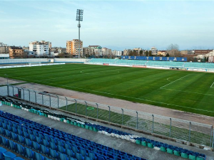 Stadiumi Niko Dovana (Durrës)