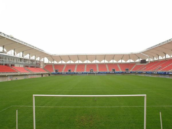 Estadio Bicentenario Municipal Nelson Oyarzún (Chillán)