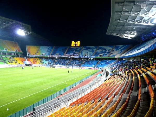 Suwon World Cup Stadium