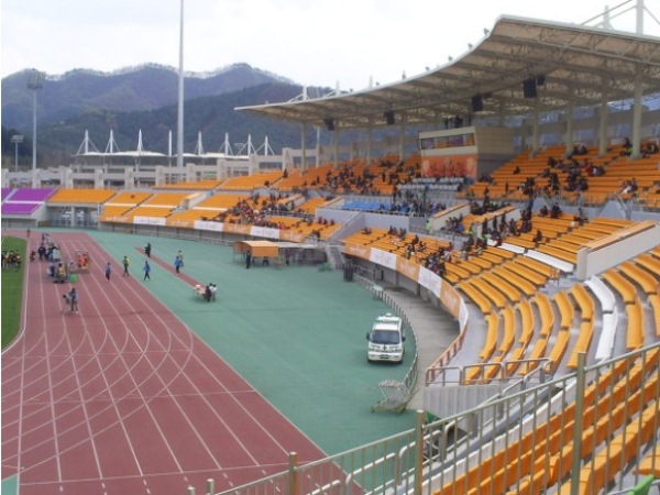 Chuncheon Songam Stadium (Chuncheon)