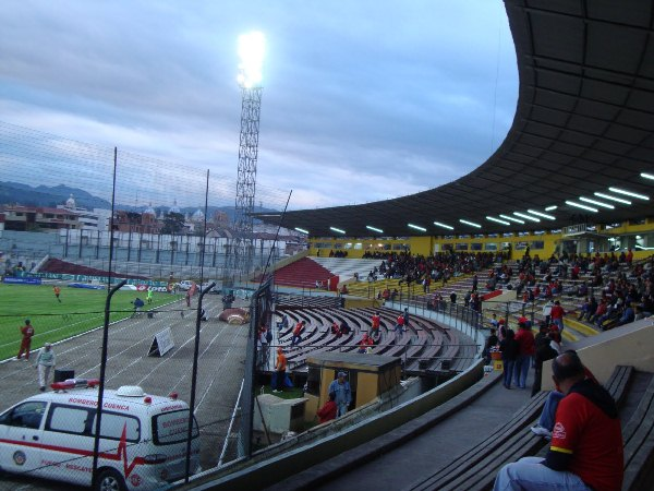 Estadio Alejandro Serrano Aguilar Banco del Austro