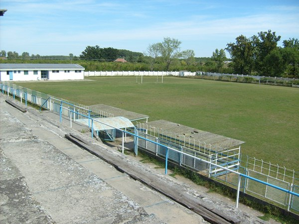 Gradski stadion kraj Tise (Bečej)